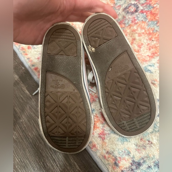 Kids Size 10C High Top All Star White Converse Shoes - Picture 4 of 7